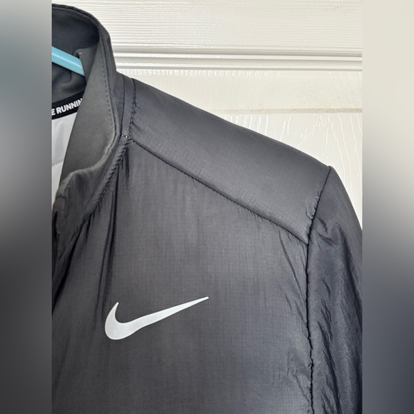 Nike Men's Charcoal Performance Jacket - Picture 6 of 6
